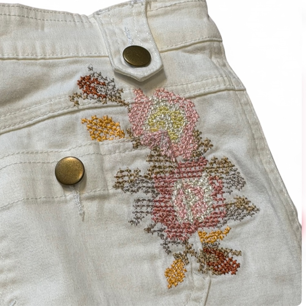 Vintage‎ Fashion Bug Stretch Ivory Floral Embroidered Shorts - Picture 6 of 11